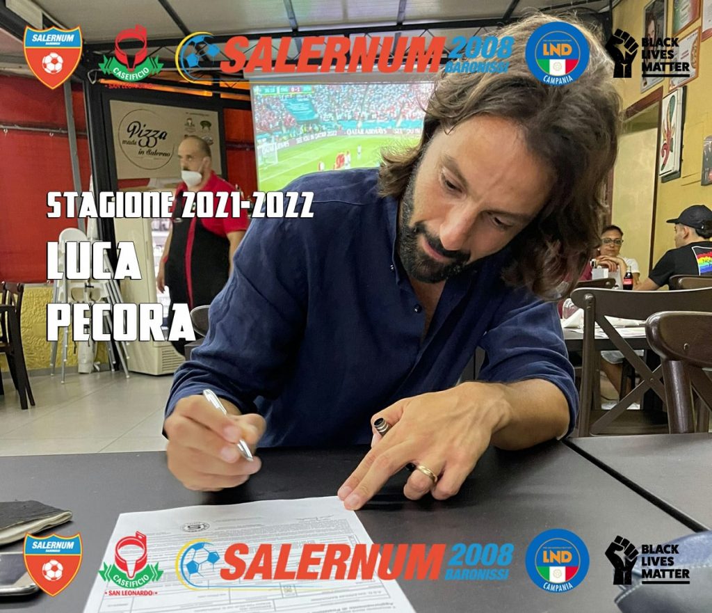 Luca Pecora firma per il Salernum