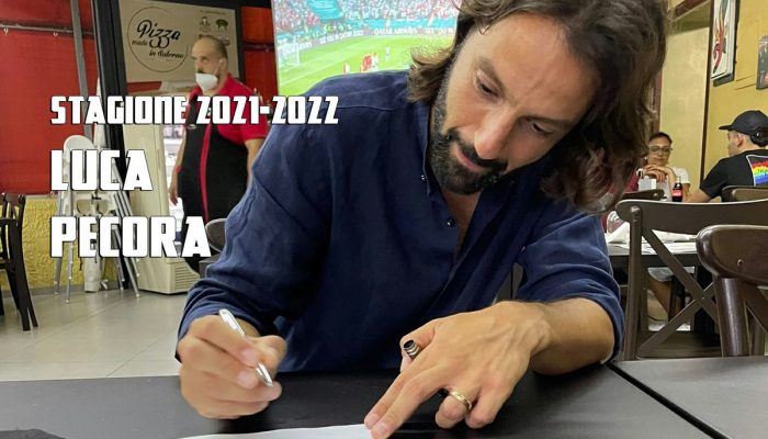 Luca Pecora firma per il Salernum